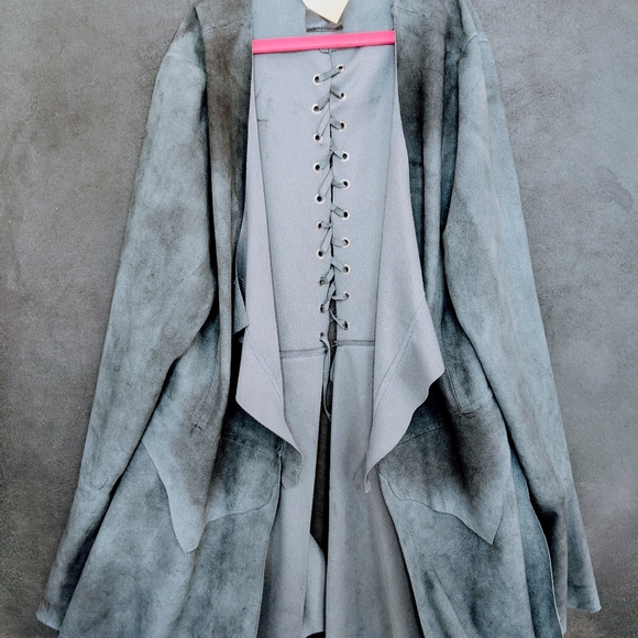 Women's blouse - Picture 2 of 6